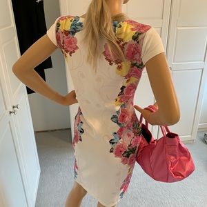 Floral knit dress! Spring or summer chic!